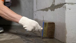 Грунтование поверхности для нанесения цементной штукатурки